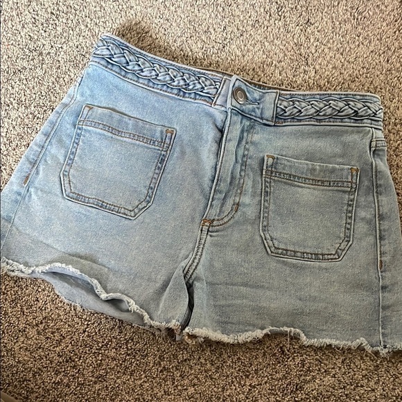 ⭐️ 3 for $20 Light Blue Denim Shorts size 4 - Picture 1 of 3